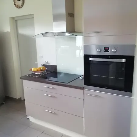 Au Calme, Salon, Et Profiter D'un Exterieur * Chazelles (Charente)